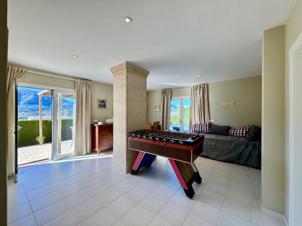 5 bedroom Villa for sale in Murla with pool garage - € 545,000 (Ref: 9533411)