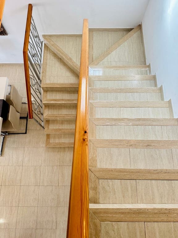 5 soveværelse Villa til salg i Orba med swimmingpool garage - € 499.000 (Ref: 9558261)