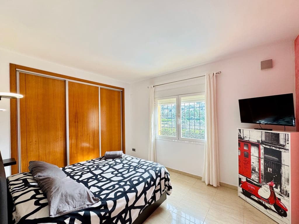 5 soveværelse Villa til salg i Orba med swimmingpool garage - € 499.000 (Ref: 9558261)