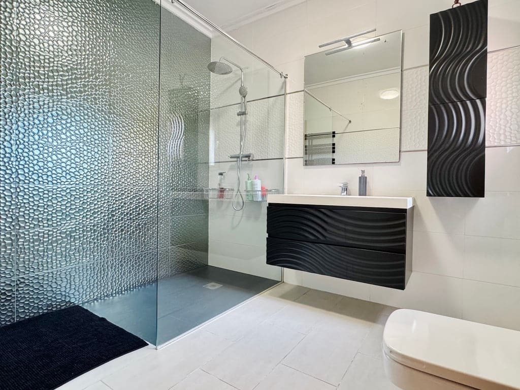 5 soveværelse Villa til salg i Orba med swimmingpool garage - € 499.000 (Ref: 9558261)