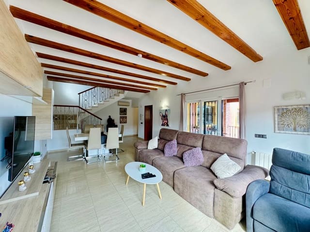 5 soveværelse Villa til salg i Orba med swimmingpool garage - € 499.000 (Ref: 9558261)