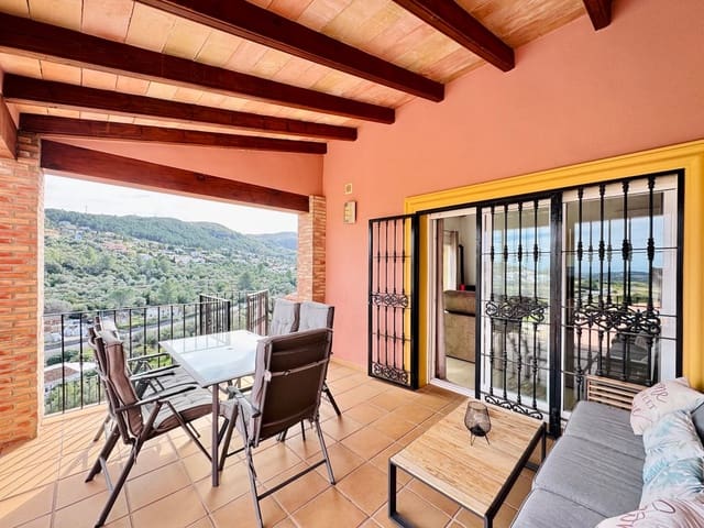 5 soveværelse Villa til salg i Orba med swimmingpool garage - € 499.000 (Ref: 9558261)