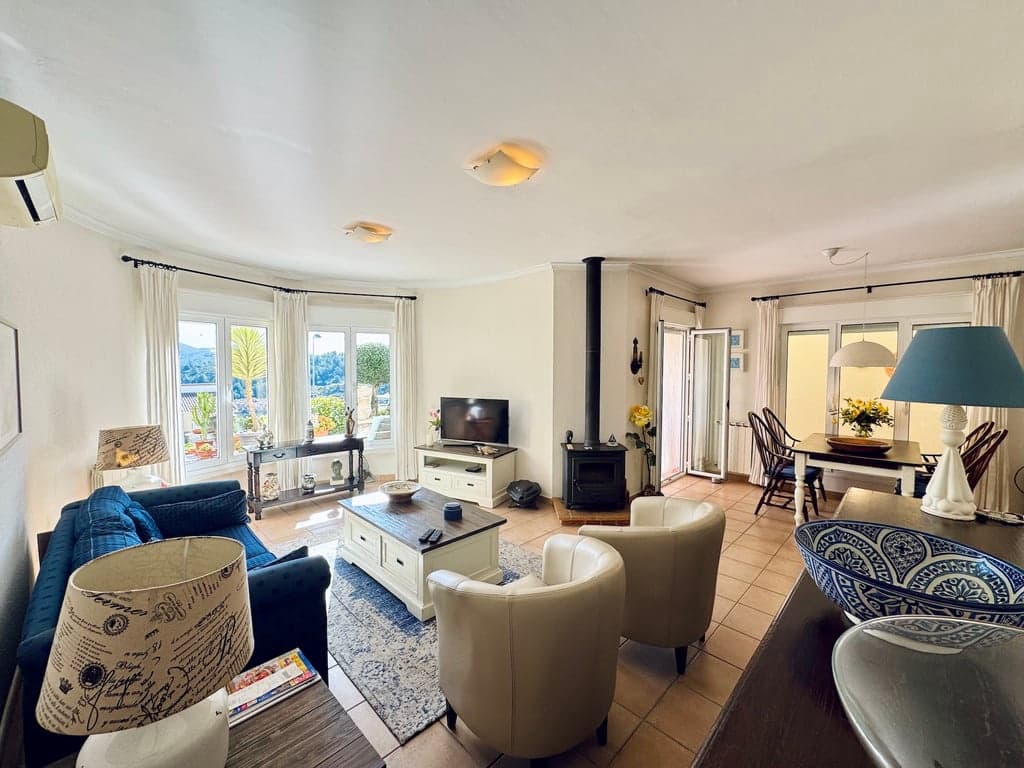 3 soverom Villa til salgs i Gata de Gorgos med svømmebasseng garasje - € 240 000 (Ref: 9559865)