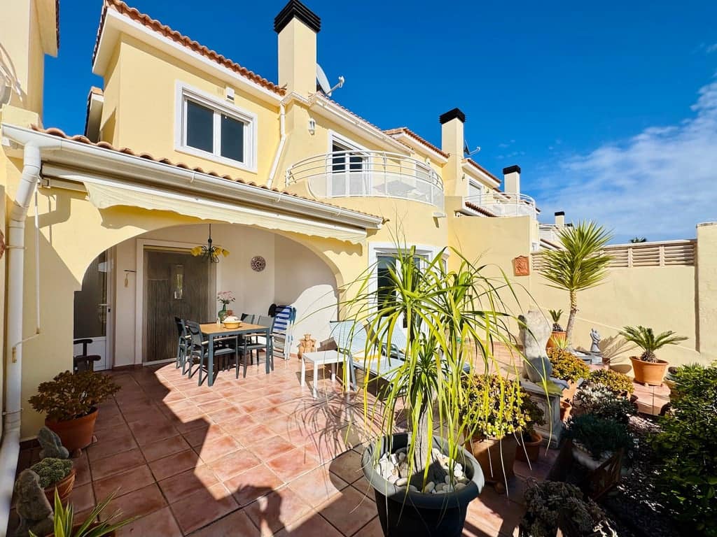 3 soverom Villa til salgs i Gata de Gorgos med svømmebasseng garasje - € 240 000 (Ref: 9559865)