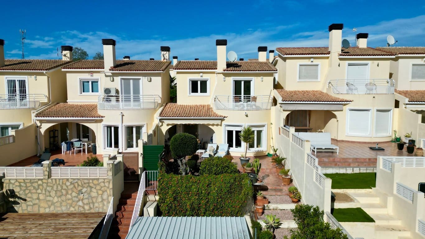 3 soverom Villa til salgs i Gata de Gorgos med svømmebasseng garasje - € 240 000 (Ref: 9559865)