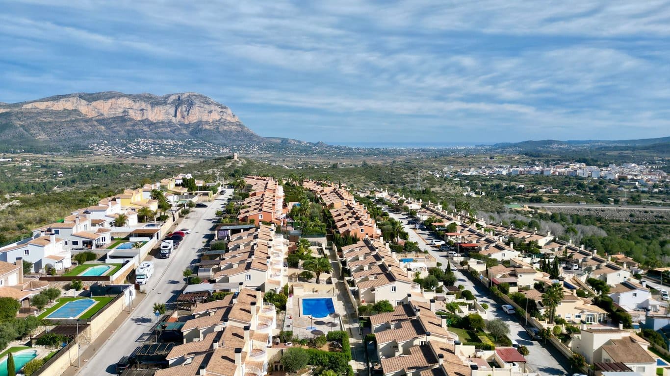 3 soverom Villa til salgs i Gata de Gorgos med svømmebasseng garasje - € 240 000 (Ref: 9559865)