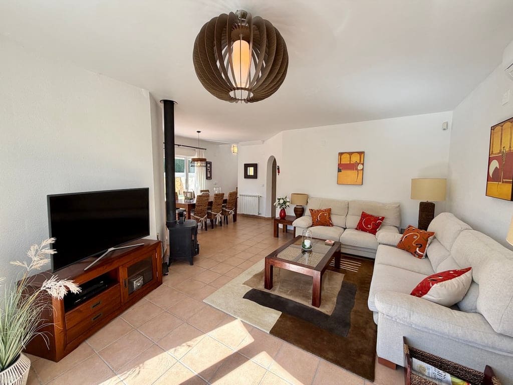 3 slaapkamer Villa te koop in Gata de Gorgos met zwembad garage - € 239.500 (Ref: 9622221)