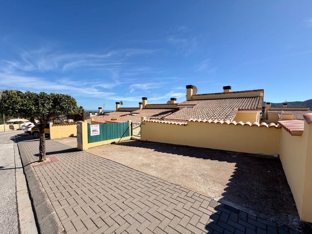 3 slaapkamer Villa te koop in Gata de Gorgos met zwembad garage - € 239.500 (Ref: 9622221)