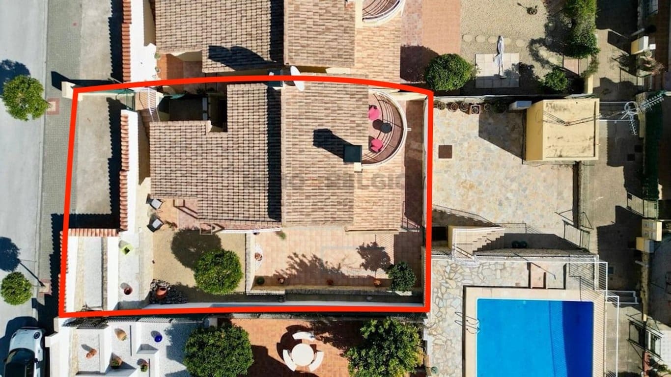 3 slaapkamer Villa te koop in Gata de Gorgos met zwembad garage - € 239.500 (Ref: 9622221)