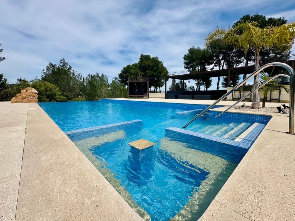 4 bedroom Villa for sale in Javea / Xabia with pool garage - € 1,675,000 (Ref: 9685248)