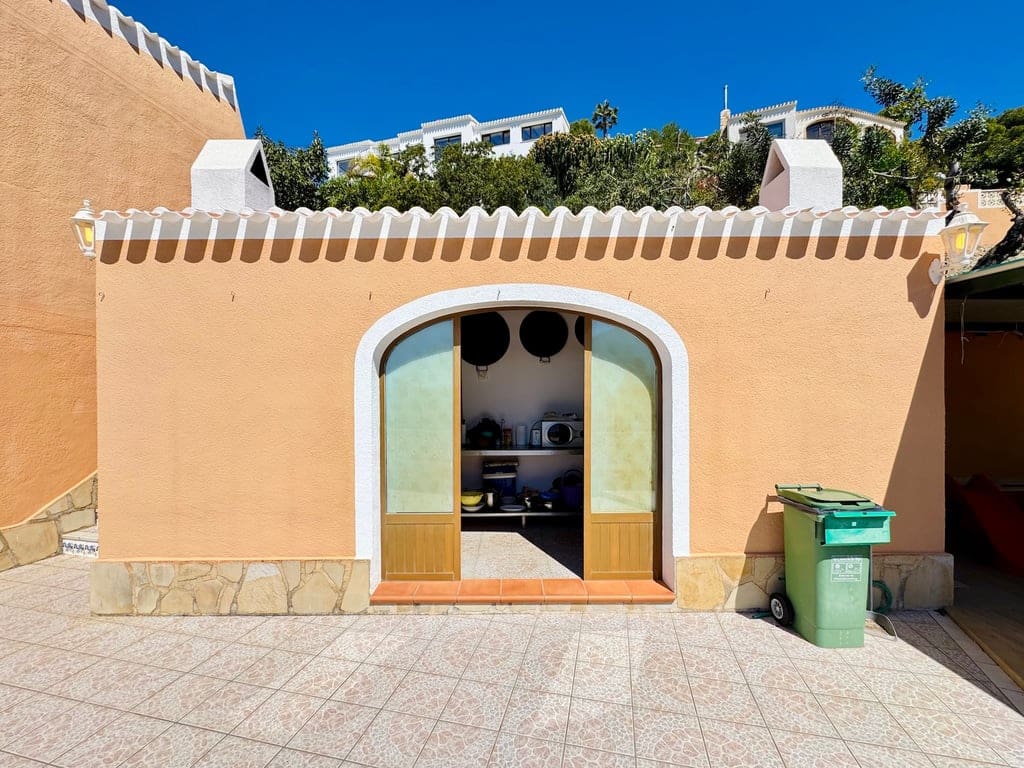 3 soveværelse Villa til salg i Javea / Xabia med swimmingpool garage - € 750.000 (Ref: 9782354)
