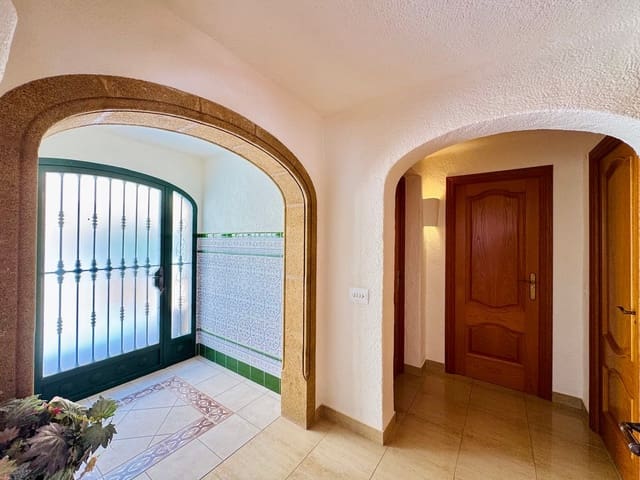 3 soveværelse Villa til salg i Javea / Xàbia med swimmingpool garage - € 750.000 (Ref: 9782354)