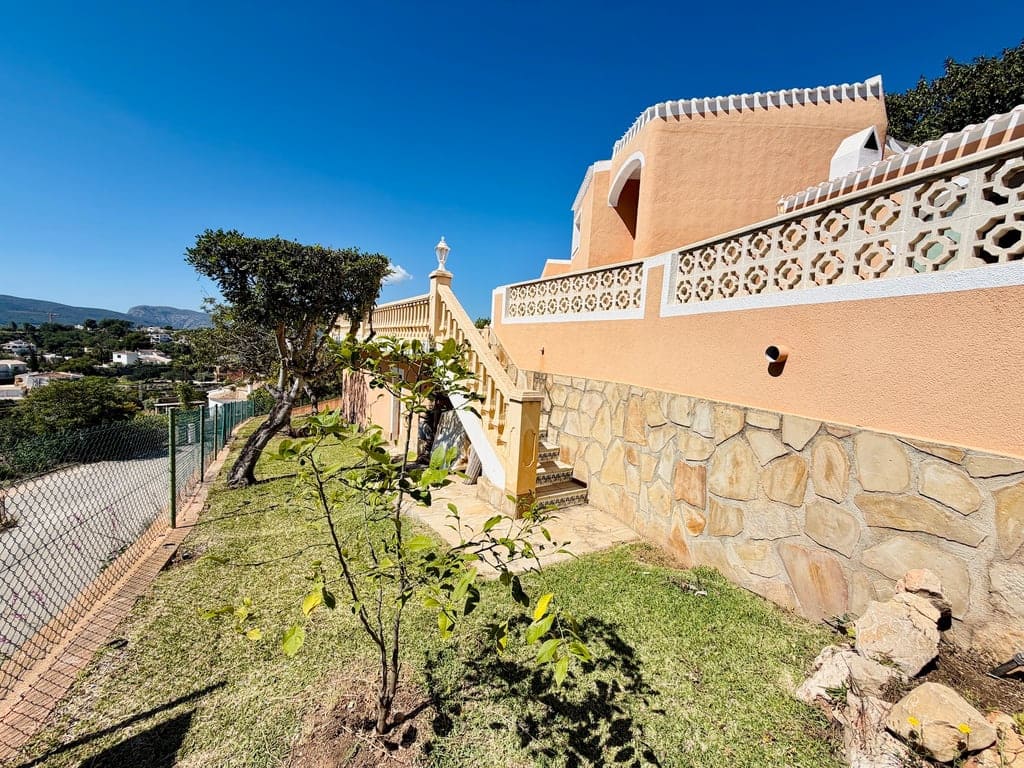 3 soveværelse Villa til salg i Javea / Xabia med swimmingpool garage - € 750.000 (Ref: 9782354)