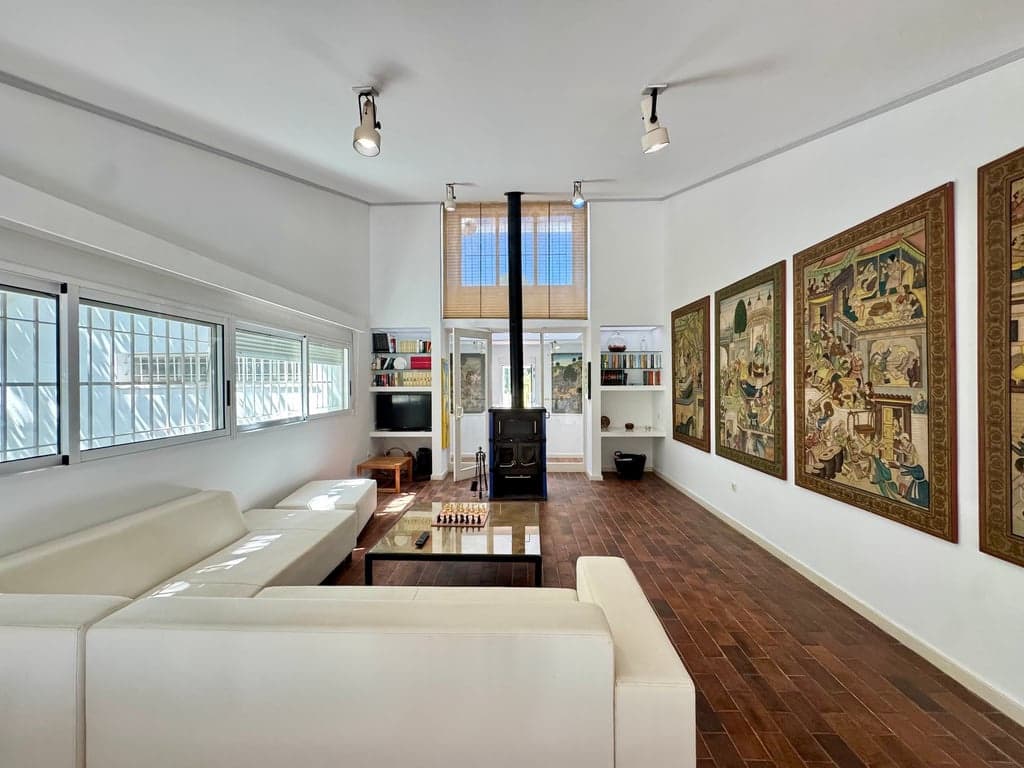4 bedroom Villa for sale in Pedreguer with garage - € 799,000 (Ref: 9832006)