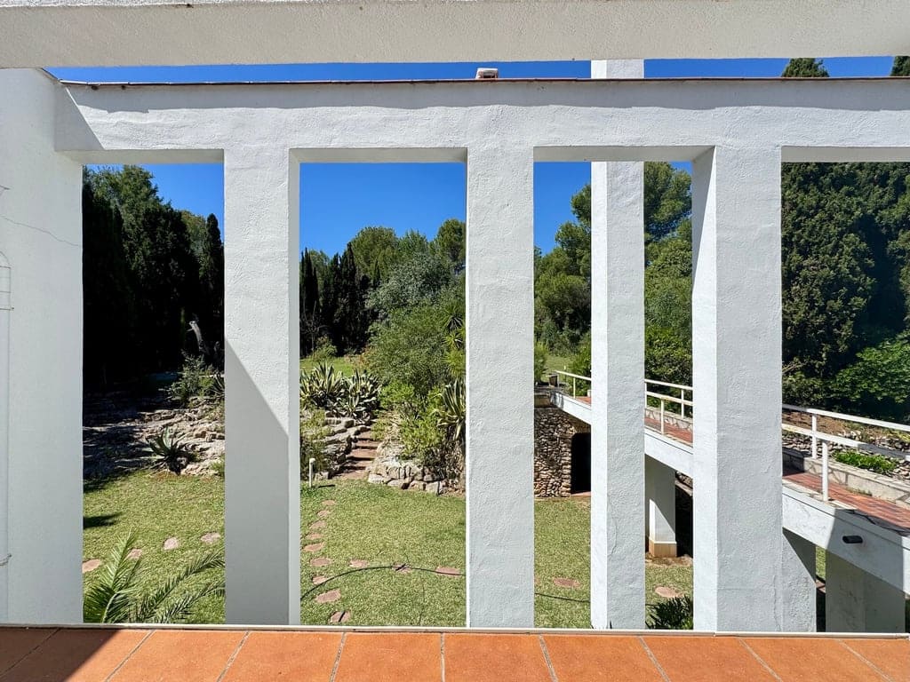 4 bedroom Villa for sale in Pedreguer with garage - € 799,000 (Ref: 9832006)