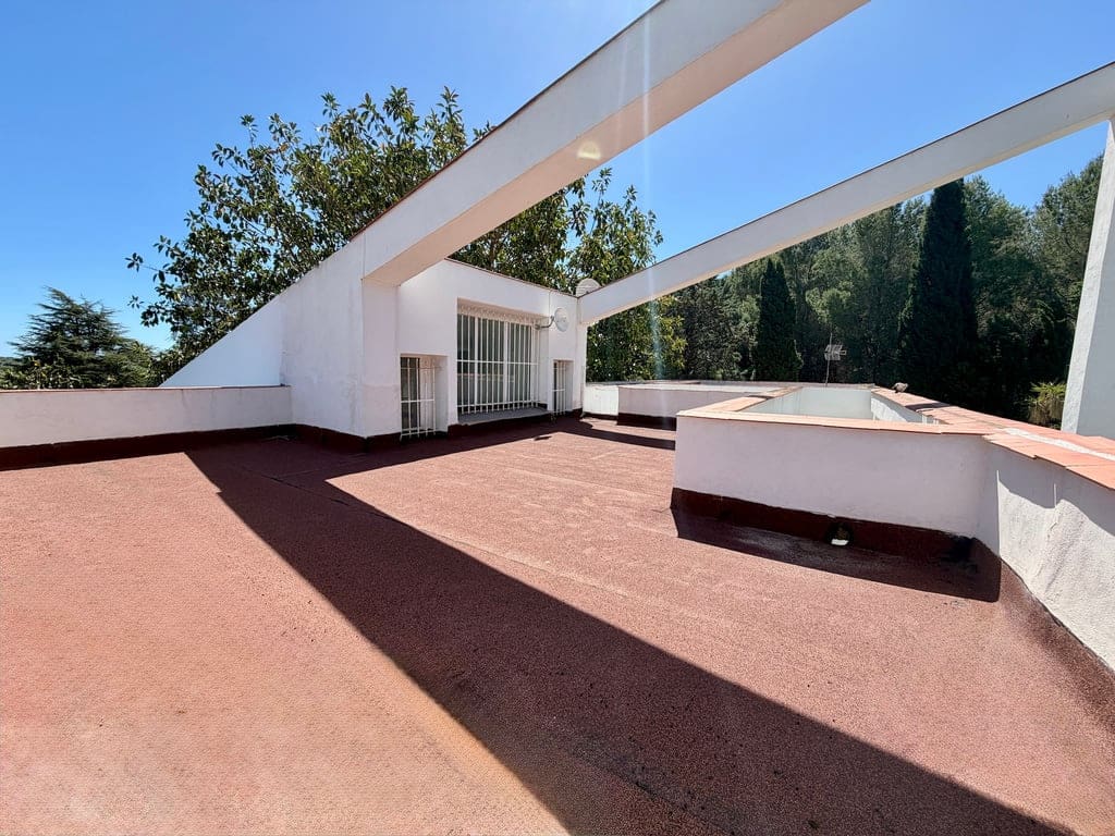 4 bedroom Villa for sale in Pedreguer with garage - € 799,000 (Ref: 9832006)