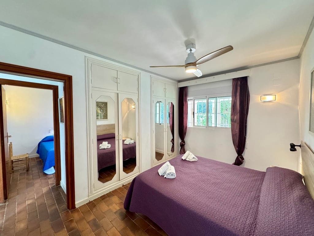 4 bedroom Villa for sale in Pedreguer with garage - € 799,000 (Ref: 9832006)