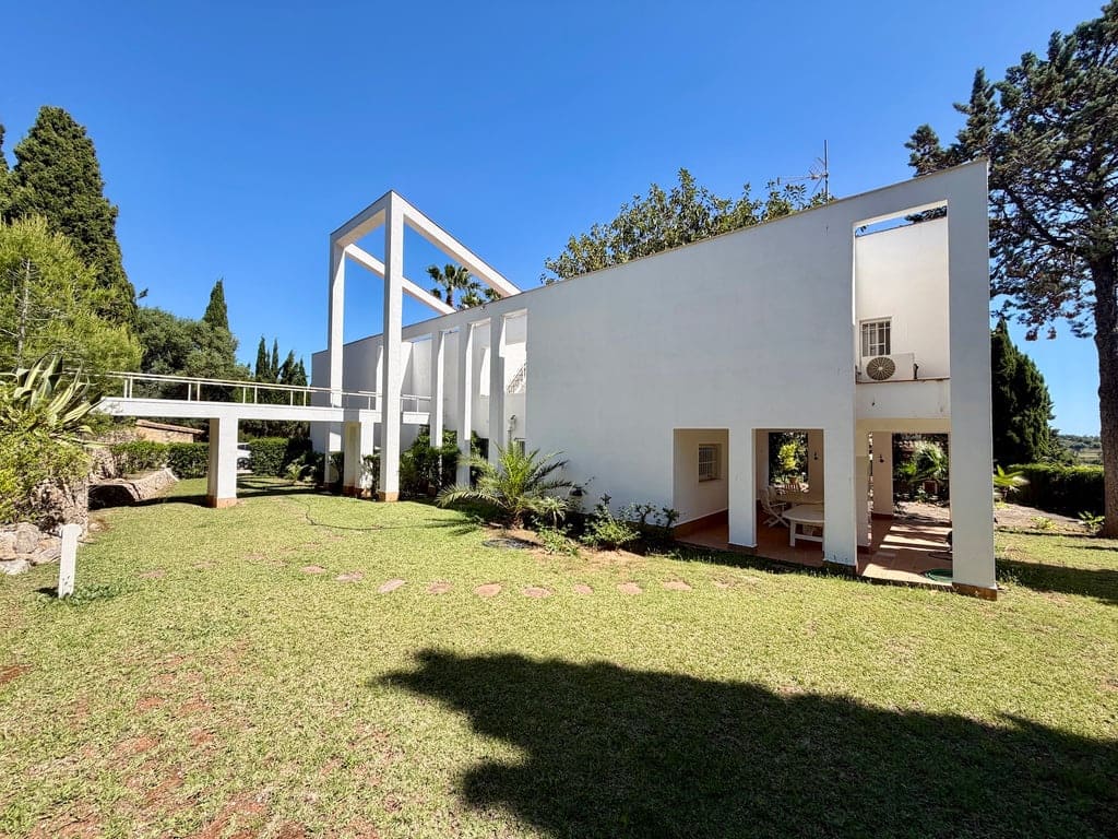4 bedroom Villa for sale in Pedreguer with garage - € 799,000 (Ref: 9832006)
