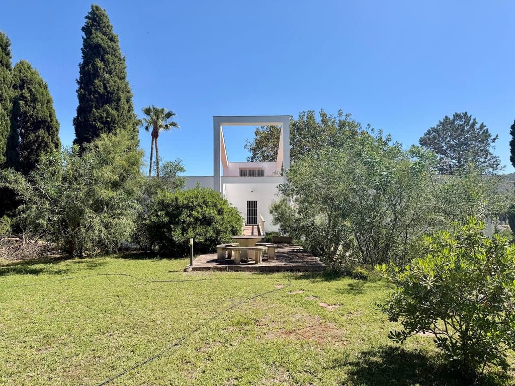 4 bedroom Villa for sale in Pedreguer with garage - € 799,000 (Ref: 9832006)