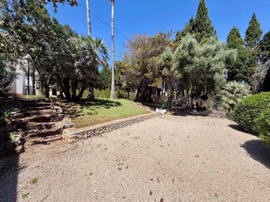 4 bedroom Villa for sale in Pedreguer with garage - € 799,000 (Ref: 9832006)