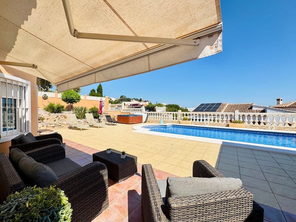 3 bedroom Villa for sale in Gata de Gorgos with pool garage - € 490,000 (Ref: 9861018)