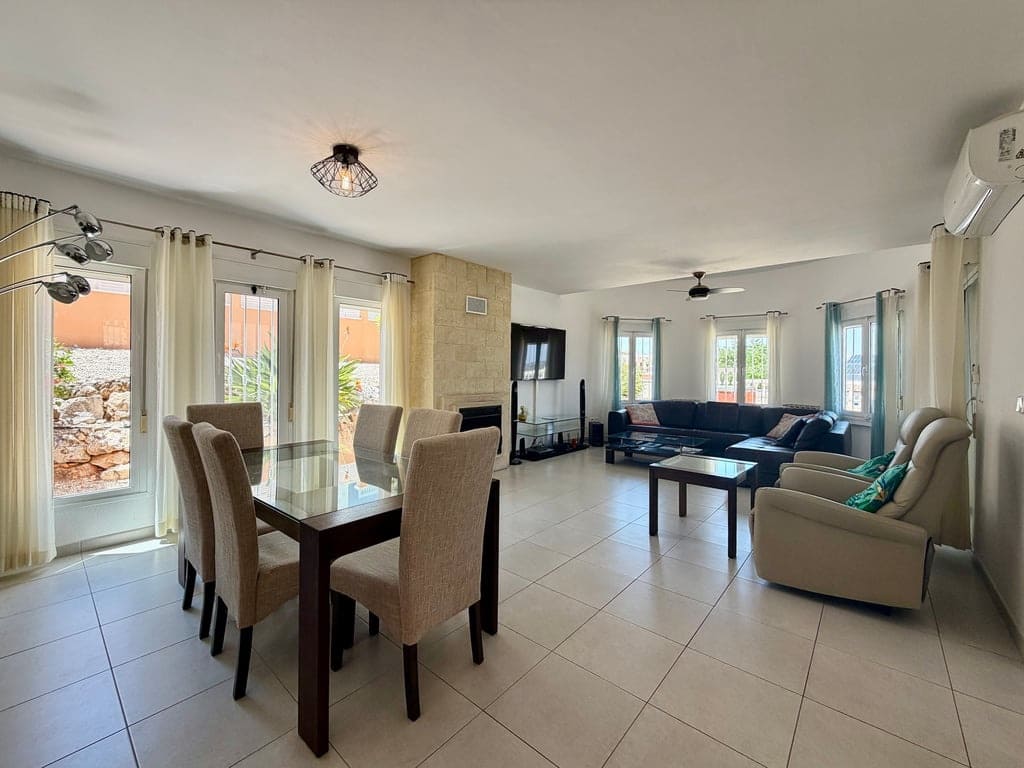 3 bedroom Villa for sale in Gata de Gorgos with pool garage - € 490,000 (Ref: 9861018)