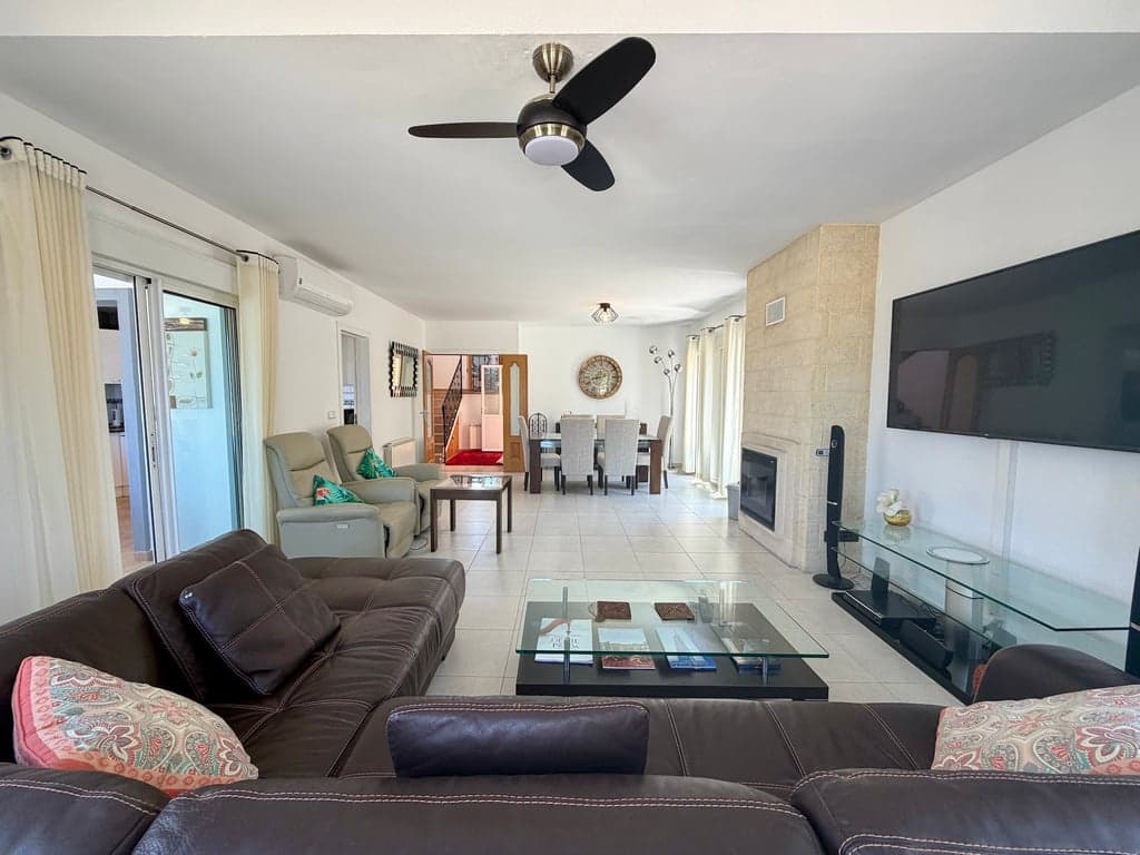 3 bedroom Villa for sale in Gata de Gorgos with pool garage - € 490,000 (Ref: 9861018)