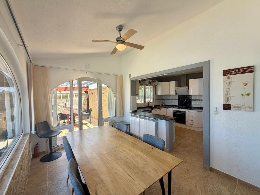 3 bedroom Villa for sale in Gata de Gorgos with pool garage - € 490,000 (Ref: 9861018)
