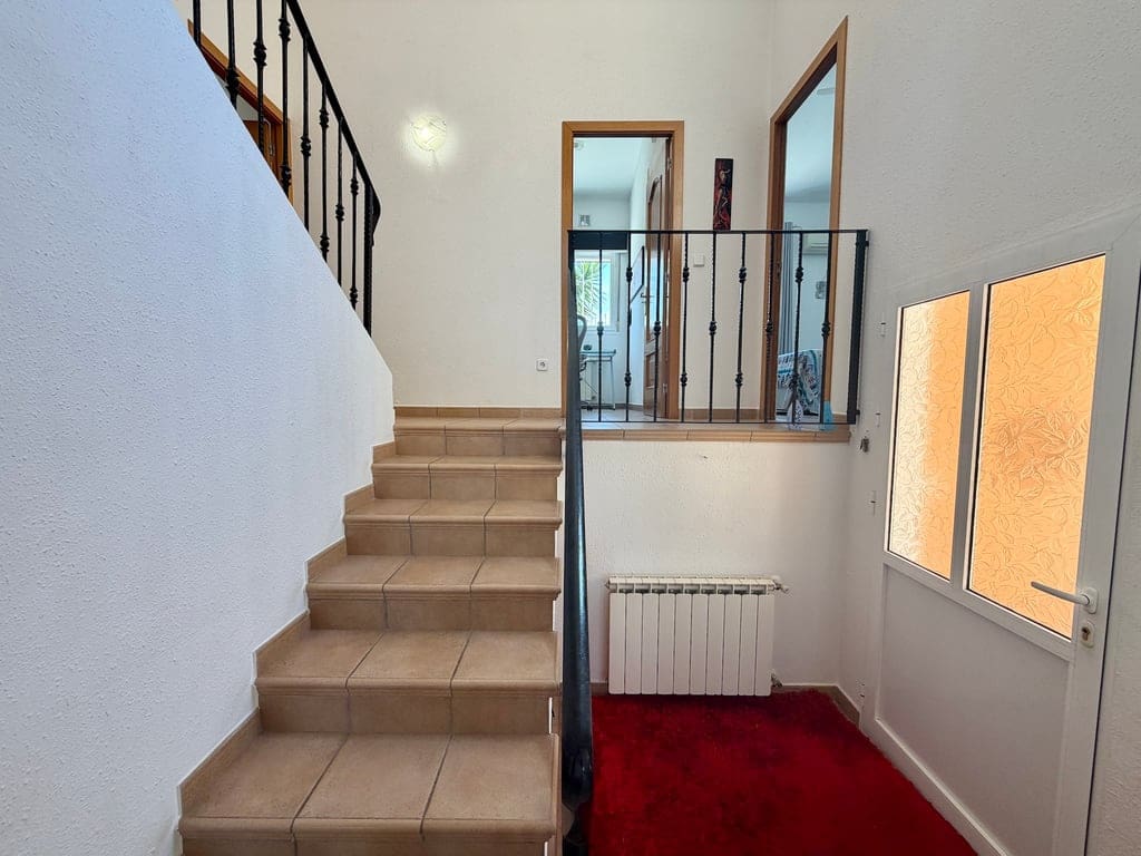 3 bedroom Villa for sale in Gata de Gorgos with pool garage - € 490,000 (Ref: 9861018)