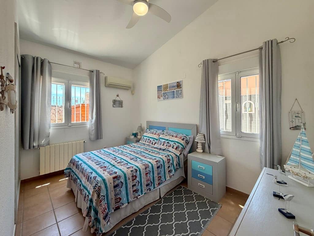 3 bedroom Villa for sale in Gata de Gorgos with pool garage - € 490,000 (Ref: 9861018)