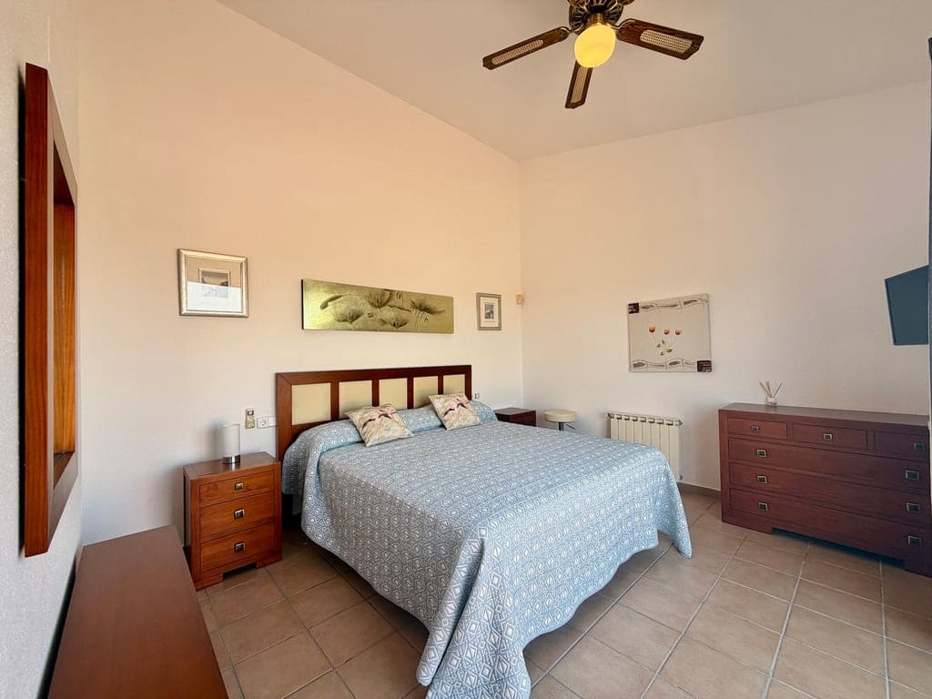 3 bedroom Villa for sale in Gata de Gorgos with pool garage - € 490,000 (Ref: 9861018)