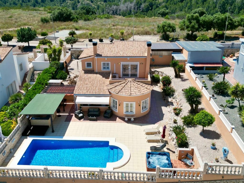 3 bedroom Villa for sale in Gata de Gorgos with pool garage - € 490,000 (Ref: 9861018)