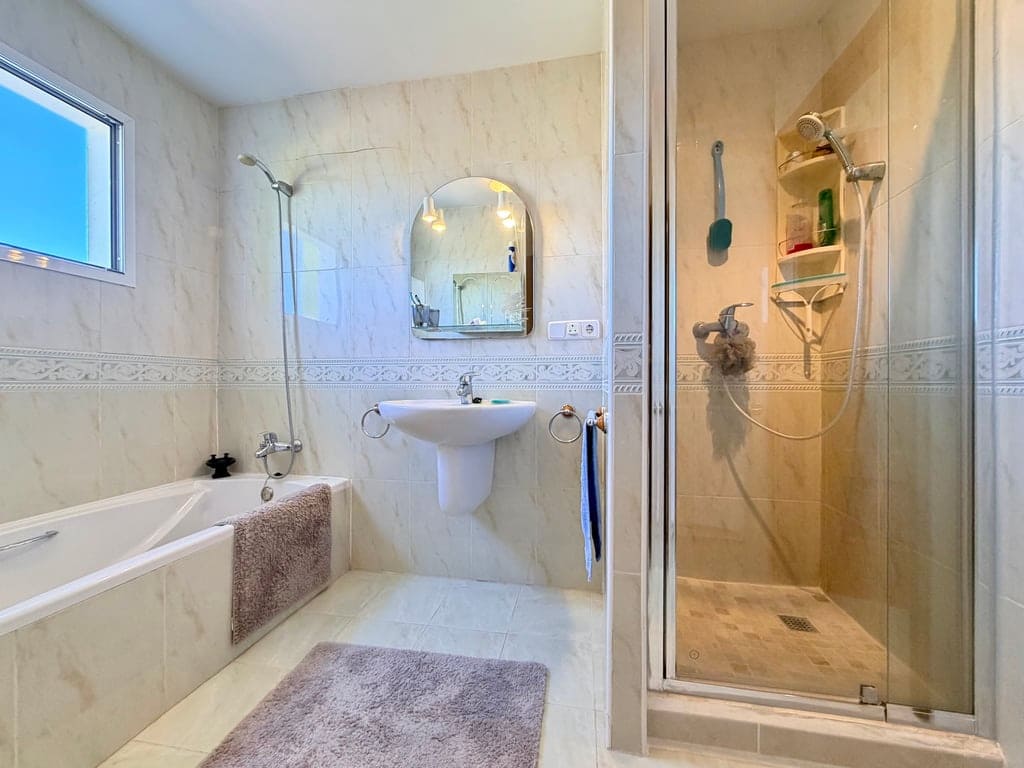 3 bedroom Villa for sale in Gata de Gorgos with pool garage - € 430,000 (Ref: 9872744)