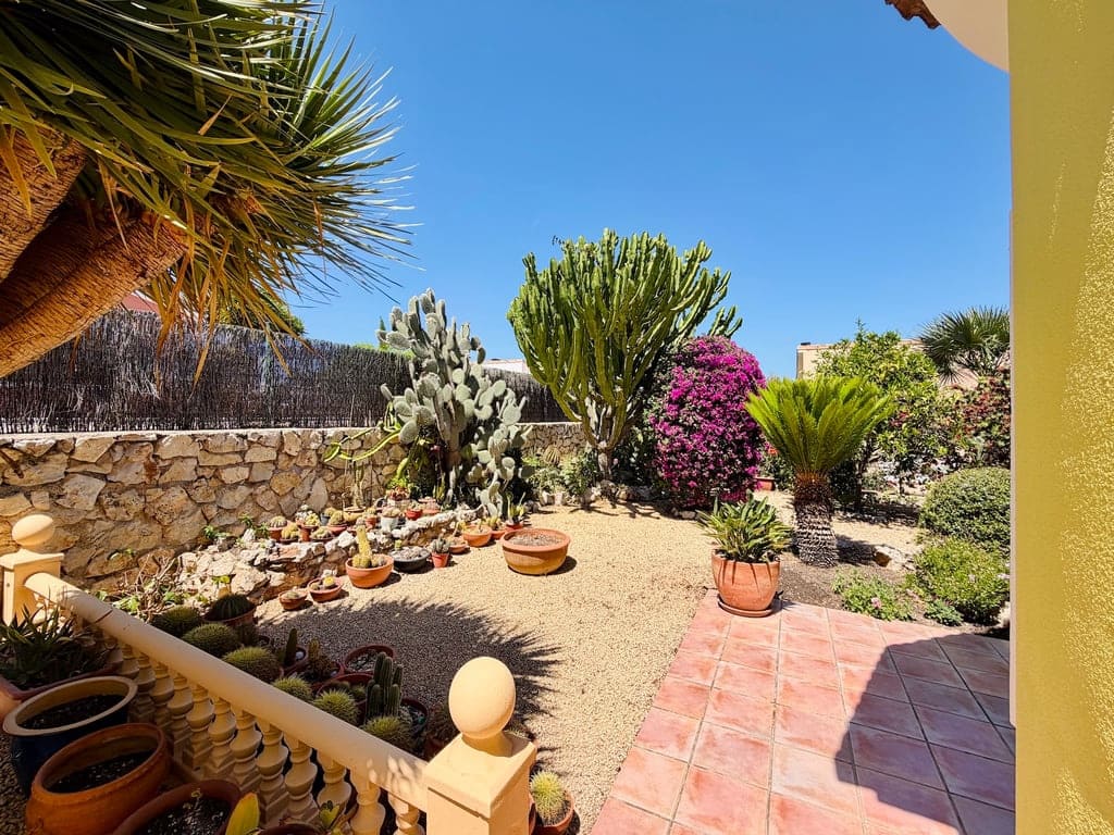 3 bedroom Villa for sale in Gata de Gorgos with pool garage - € 430,000 (Ref: 9872744)
