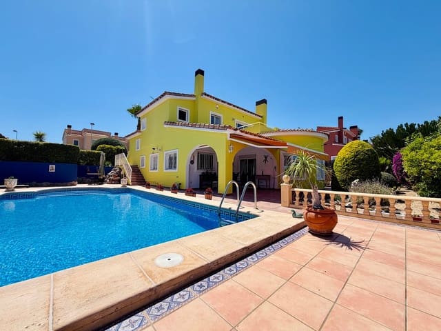 3 soveværelse Villa til salg i Gata de Gorgos med swimmingpool garage - € 430.000 (Ref: 9872744)