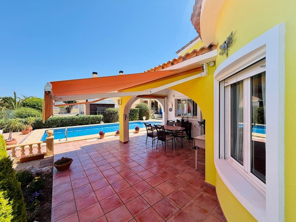 3 bedroom Villa for sale in Gata de Gorgos with pool garage - € 430,000 (Ref: 9872744)