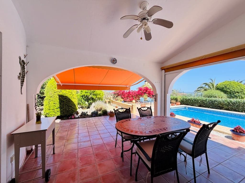 3 bedroom Villa for sale in Gata de Gorgos with pool garage - € 430,000 (Ref: 9872744)