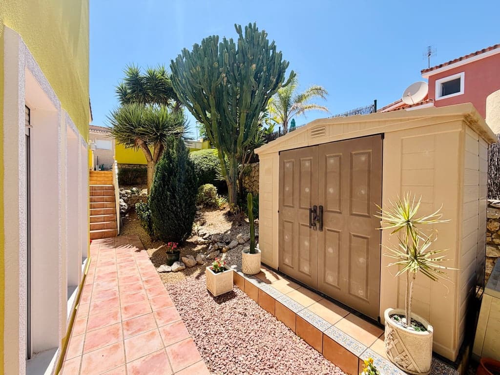 3 bedroom Villa for sale in Gata de Gorgos with pool garage - € 430,000 (Ref: 9872744)