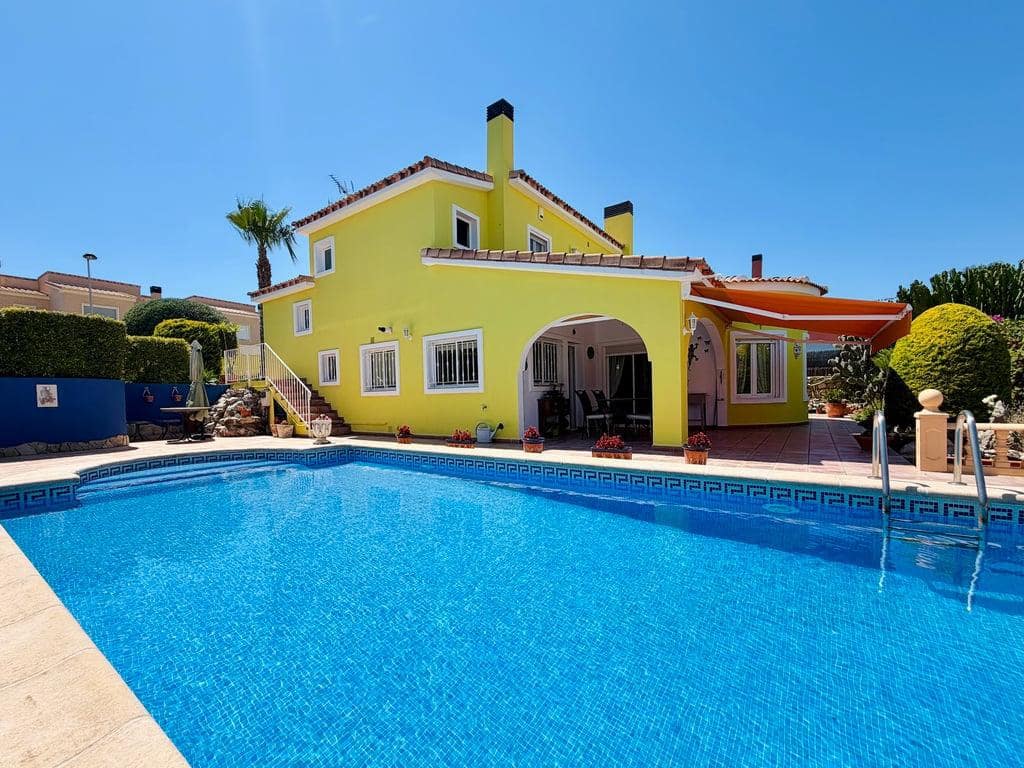 3 bedroom Villa for sale in Gata de Gorgos with pool garage - € 430,000 (Ref: 9872744)