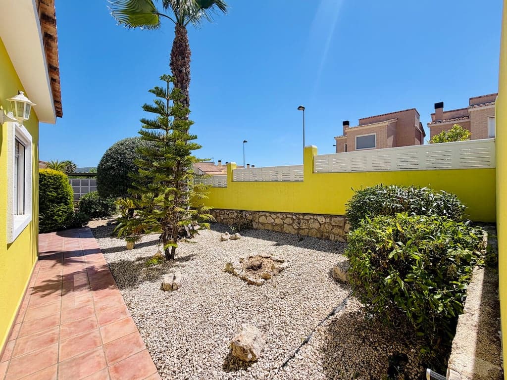 3 bedroom Villa for sale in Gata de Gorgos with pool garage - € 430,000 (Ref: 9872744)