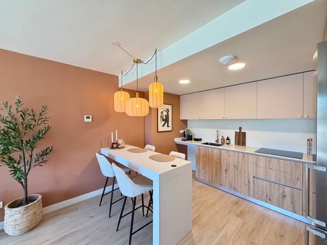 2 soveværelse Lejlighed til salg i Javea / Xàbia med swimmingpool garage - € 425.000 (Ref: 9891068)