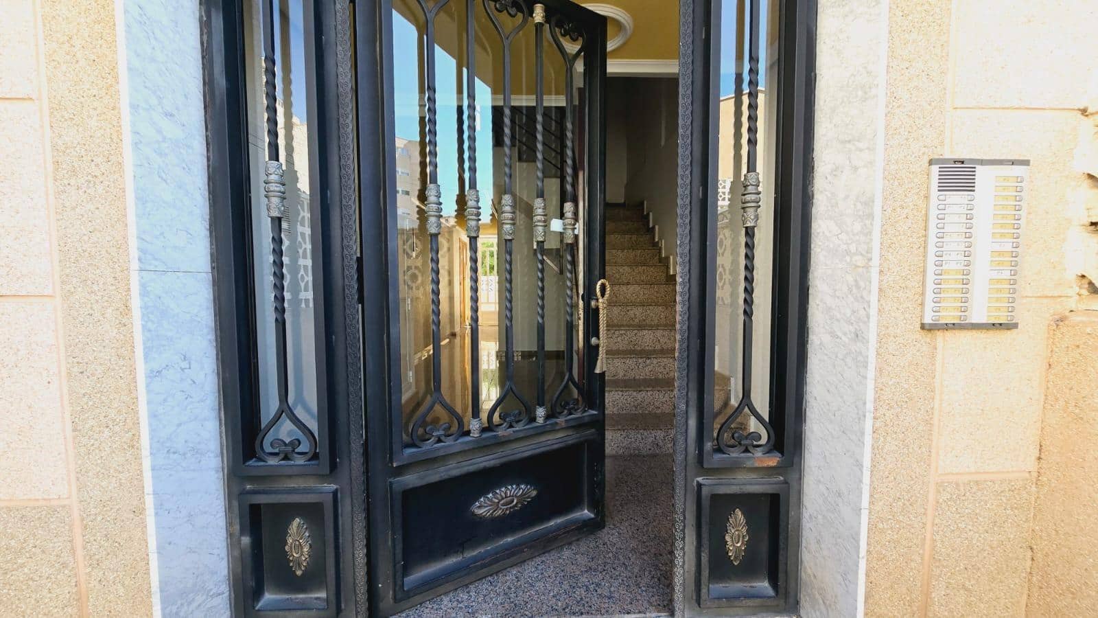 2 sypialnia Apartament na sprzedaż w Torrevieja - 124 000 € (Ref: 9873825)