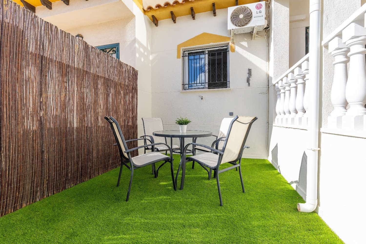 3 makuuhuone Huoneisto myytävänä paikassa Orihuela Costa mukana uima-altaan - 279 000 € (Ref: 9873827)