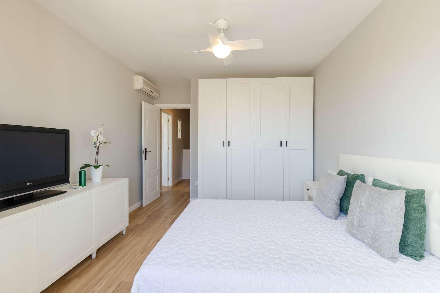 3 makuuhuone Huoneisto myytävänä paikassa Orihuela Costa mukana uima-altaan - 279 000 € (Ref: 9873827)