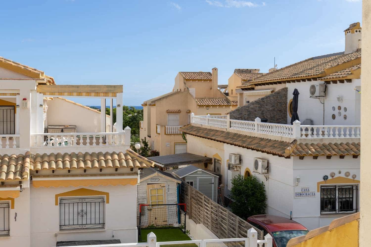 3 makuuhuone Huoneisto myytävänä paikassa Orihuela Costa mukana uima-altaan - 279 000 € (Ref: 9873827)