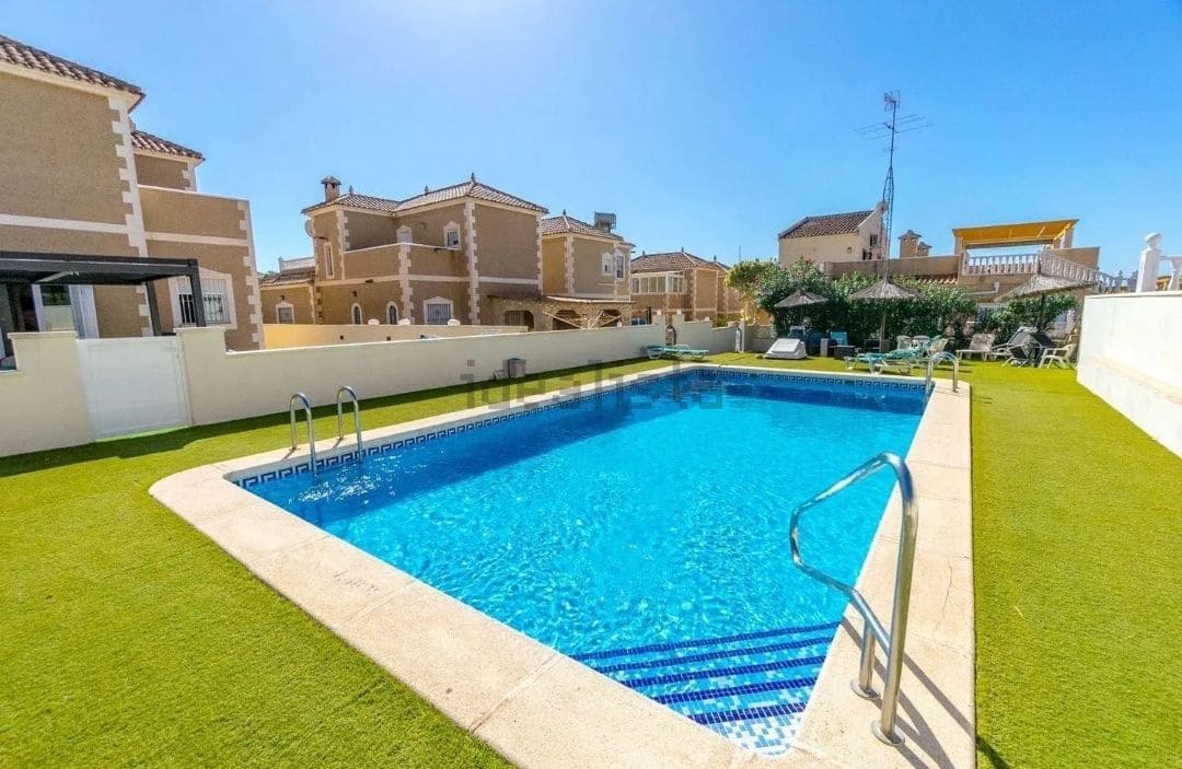 3 bedroom Villa for sale in Orihuela Costa with pool garage - € 295,000 (Ref: 9873835)