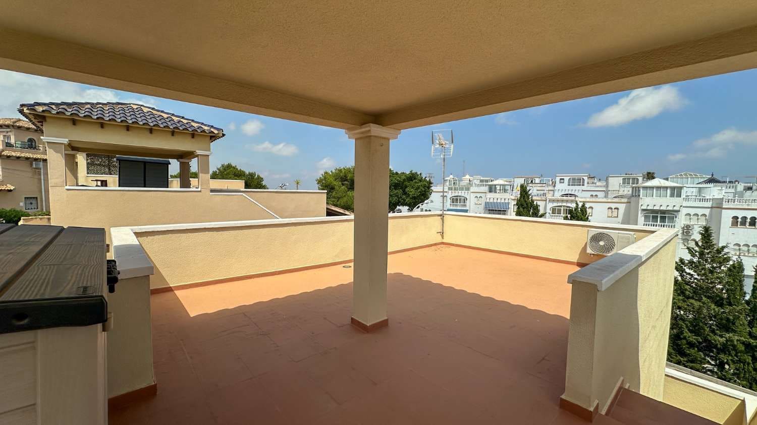 3 bedroom Villa for sale in Orihuela Costa with pool garage - € 345,000 (Ref: 9873835)