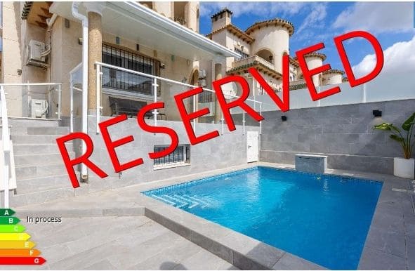 4 soveværelse Villa til salg i San Miguel de Salinas med swimmingpool - € 325.000 (Ref: 9873840)