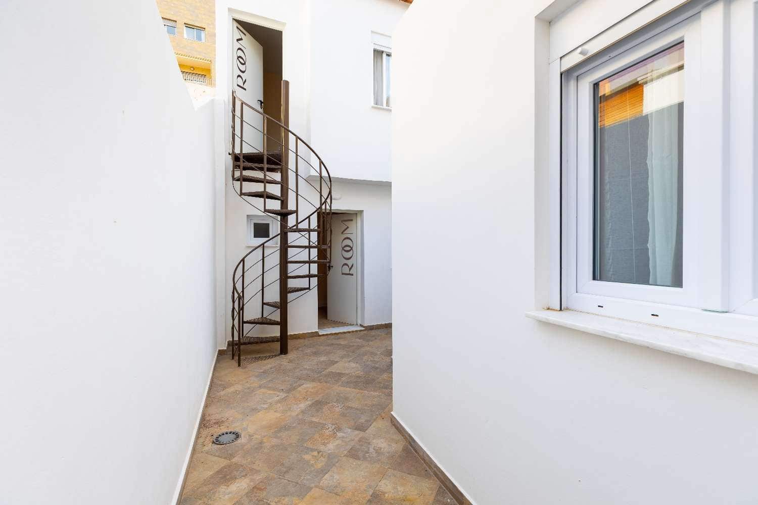 4 slaapkamer Huis te koop in Torrevieja - € 199.999 (Ref: 9873841)
