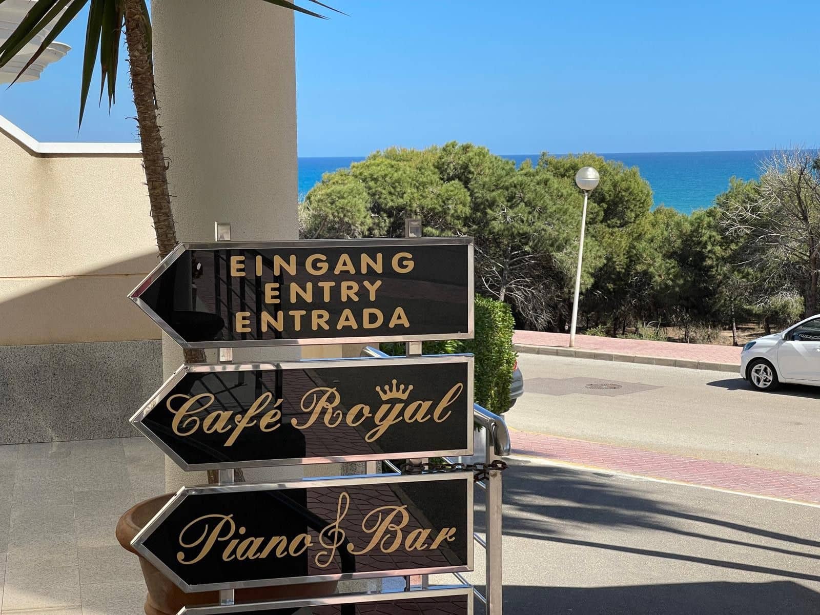 Negocio de 1 habitación en Guardamar del Segura en venta - 405.000 € (Ref: 9884805)